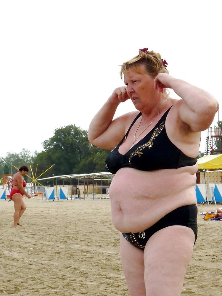 16P Bbw mix 640 (Big older women in swimsuite)