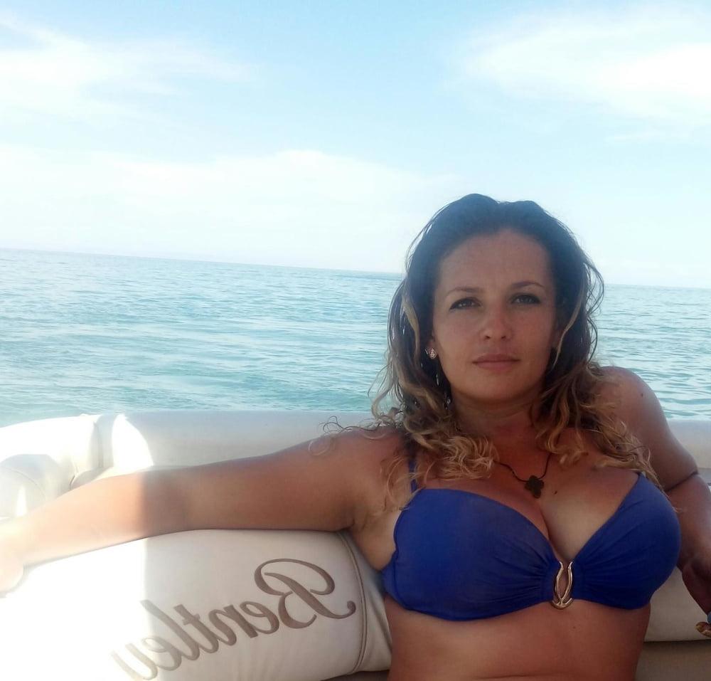 13P Busty Russian Woman 3640