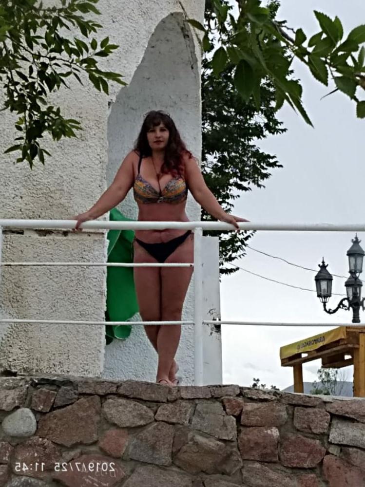 13P Busty Russian Woman 3640