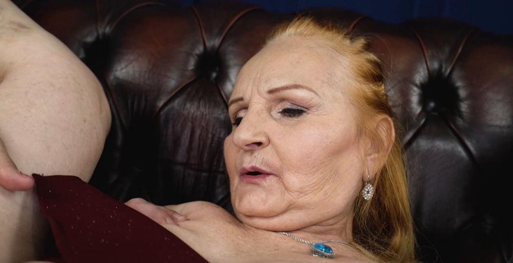 25P 1006. #granny #grandma #mature