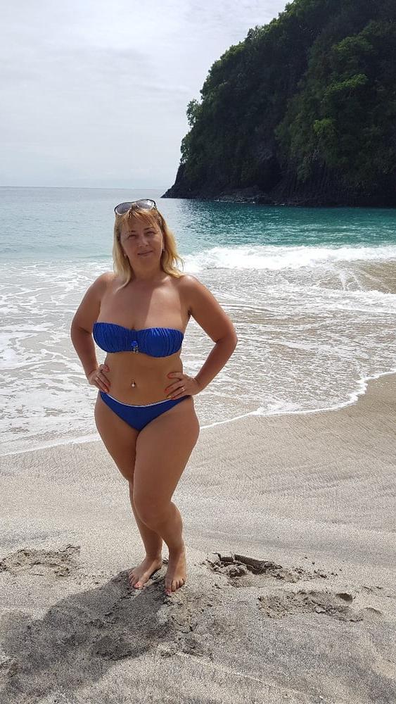15P Busty Russian Woman 3635