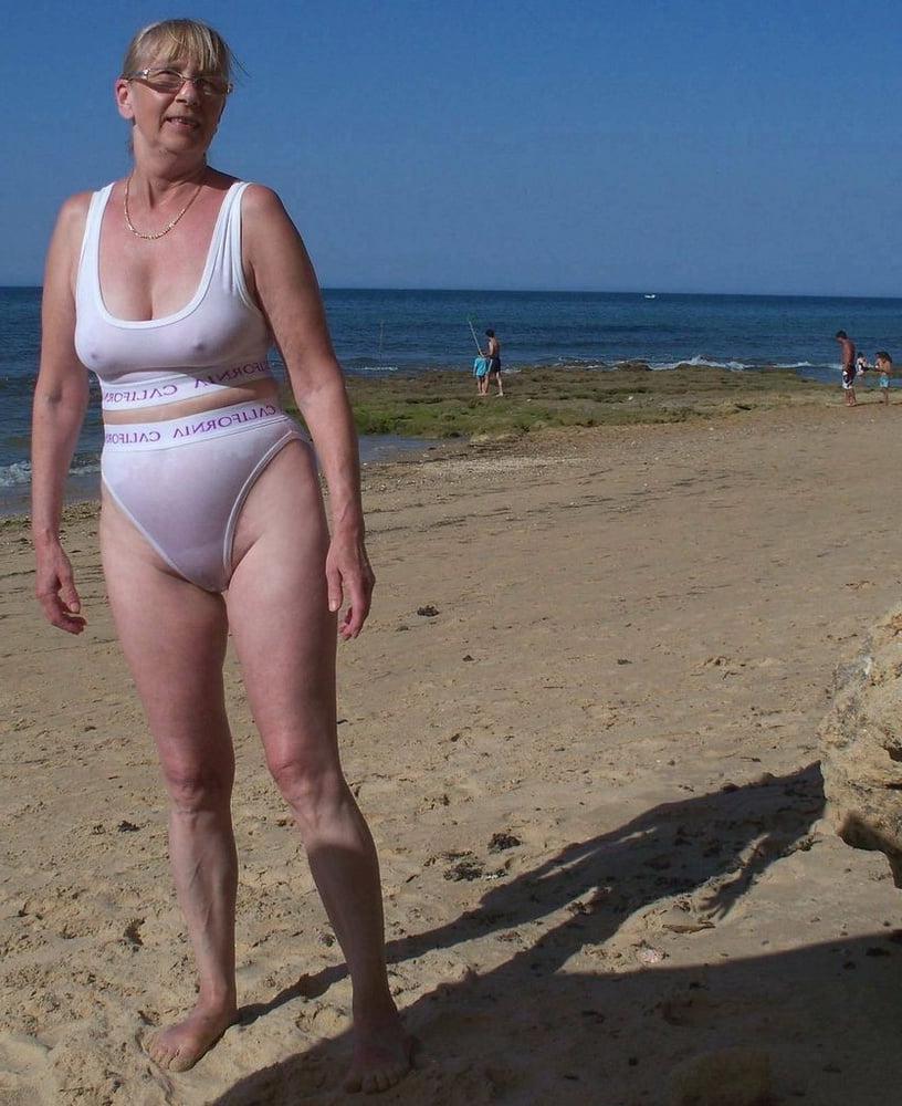 16P Bbw mix 642 (Big older women in swimsuite)