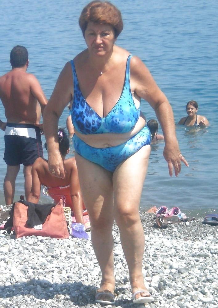 16P Bbw mix 642 (Big older women in swimsuite)