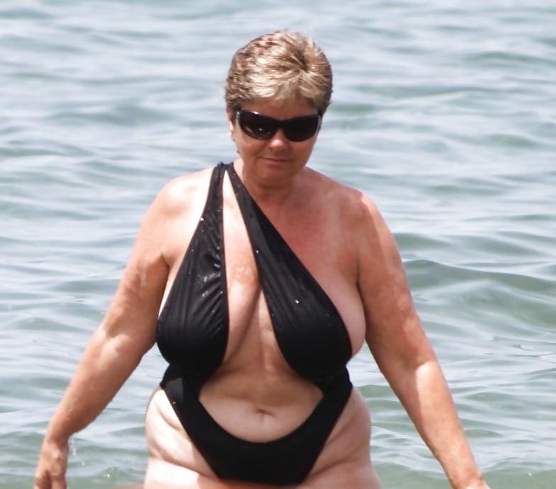 16P Bbw mix 642 (Big older women in swimsuite)