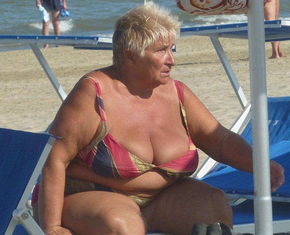16P Bbw mix 642 (Big older women in swimsuite)