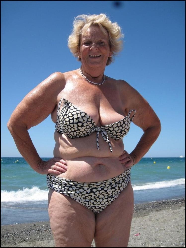 16P Bbw mix 642 (Big older women in swimsuite)