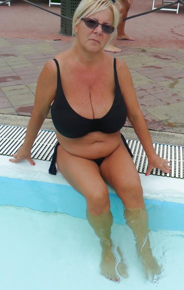 16P Bbw mix 642 (Big older women in swimsuite)