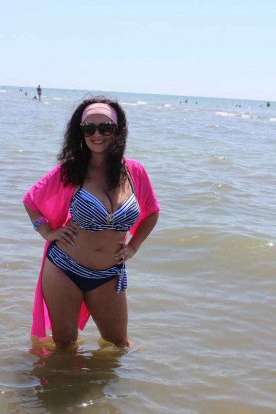 19P Busty Russian Woman 3636