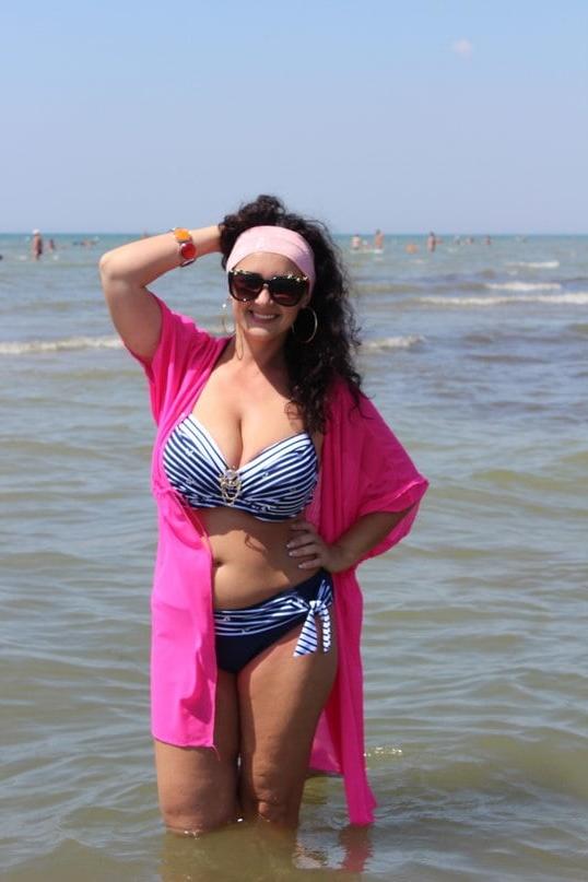 19P Busty Russian Woman 3636