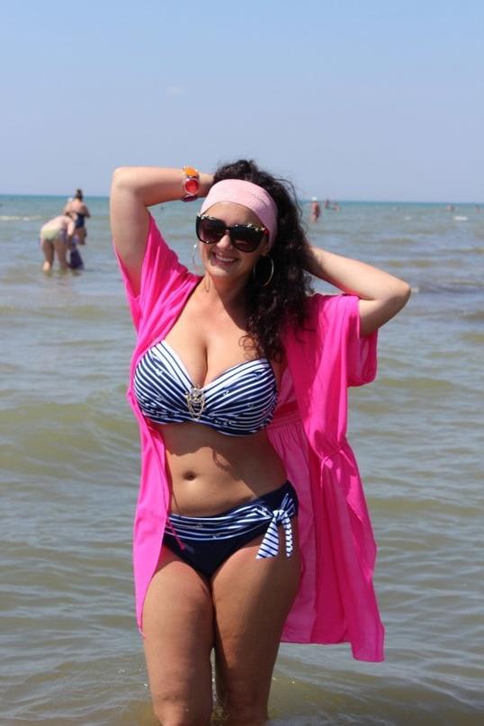 19P Busty Russian Woman 3636