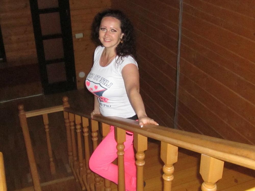 19P Busty Russian Woman 3636