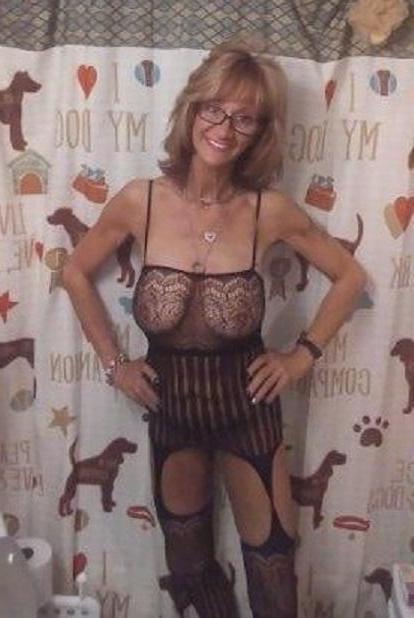 25P Just catch a horny Granny (562)