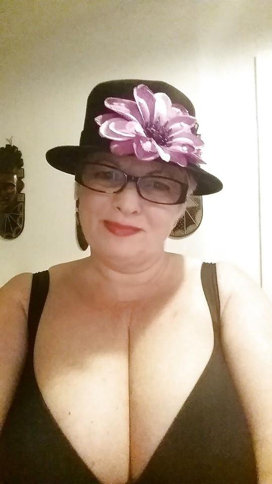 25P Granny are the Best Friends 2020