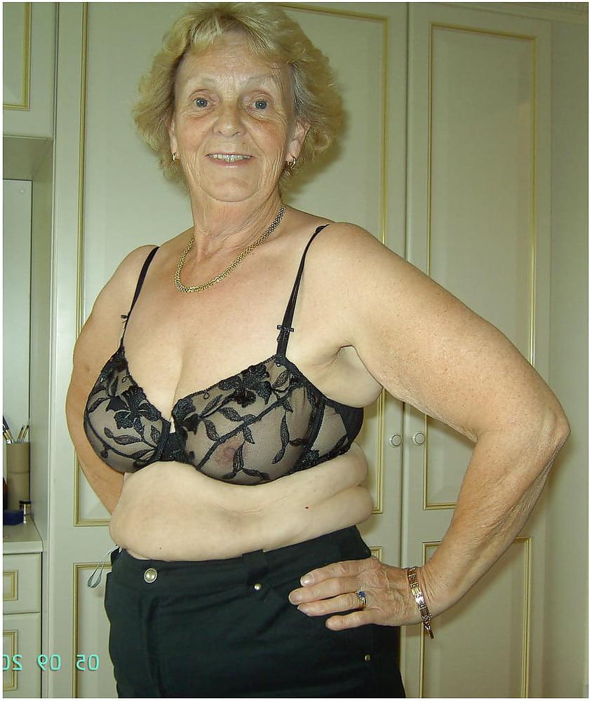 25P Granny are the Best Friends 2020