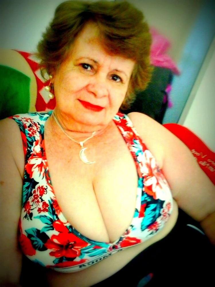 25P Granny are the Best Friends 2020
