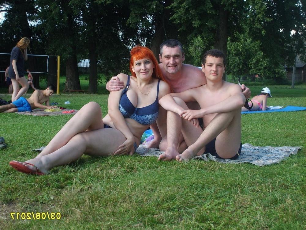 25P Busty Russian Woman 3632