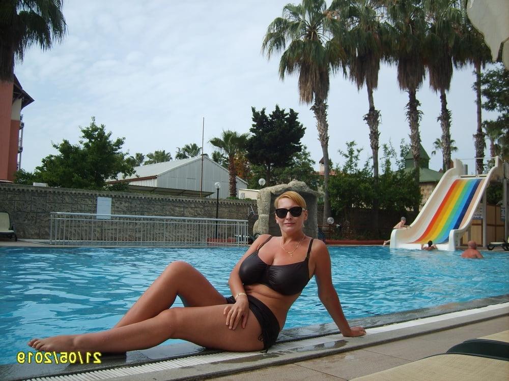 25P Busty Russian Woman 3632