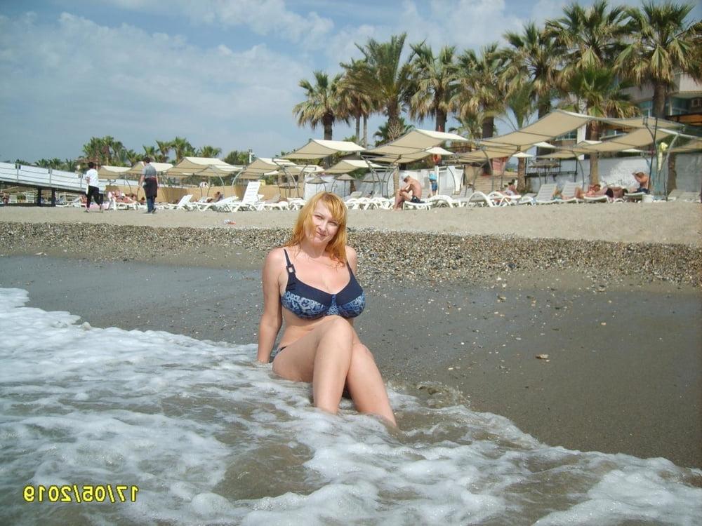 25P Busty Russian Woman 3632