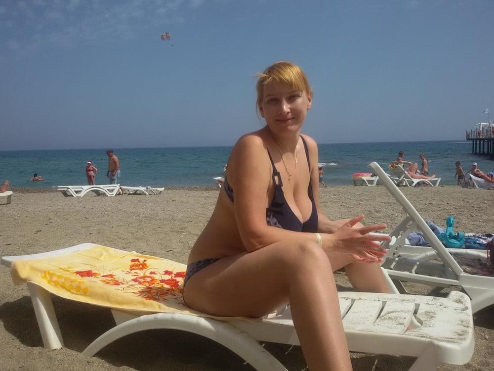 25P Busty Russian Woman 3632