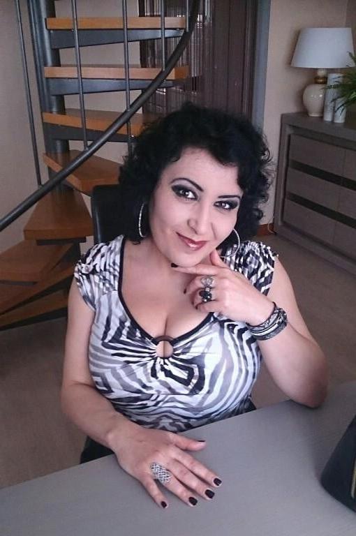10P Busty Russian Woman 3637