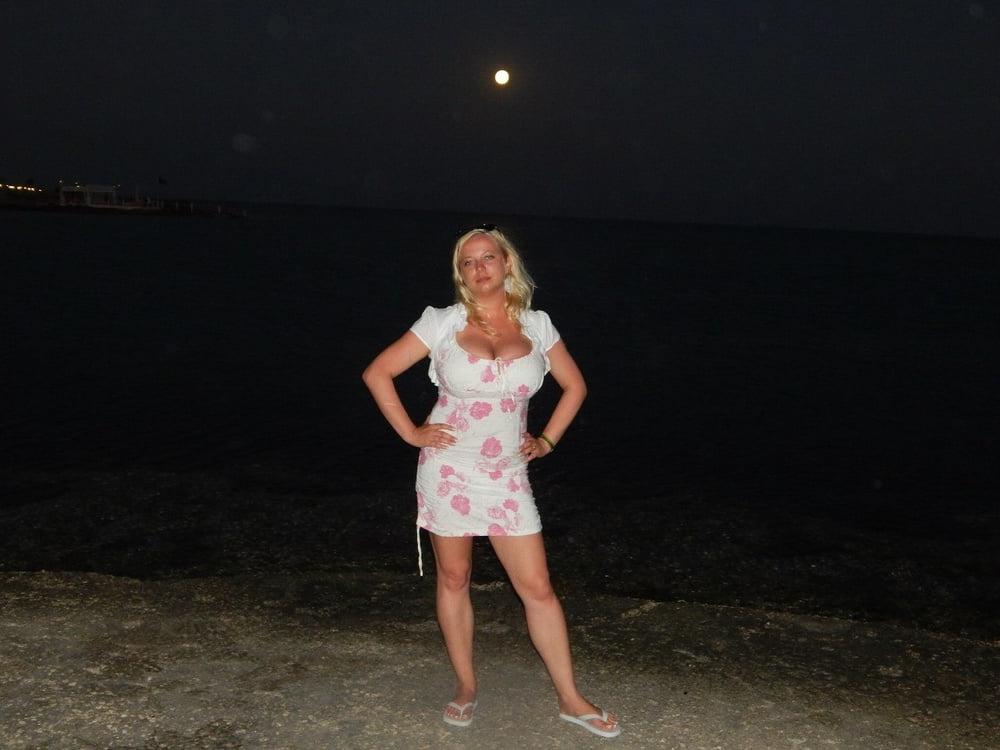 25P Busty Russian Woman 3634