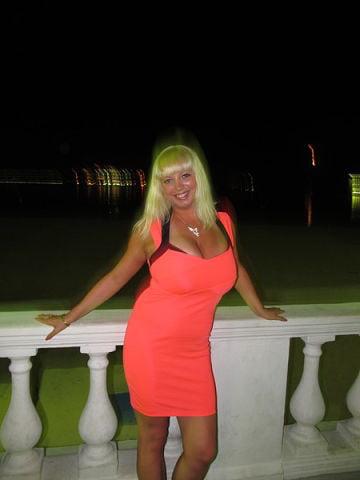 25P Busty Russian Woman 3634