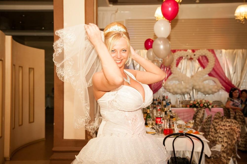 25P Busty Russian Woman 3634