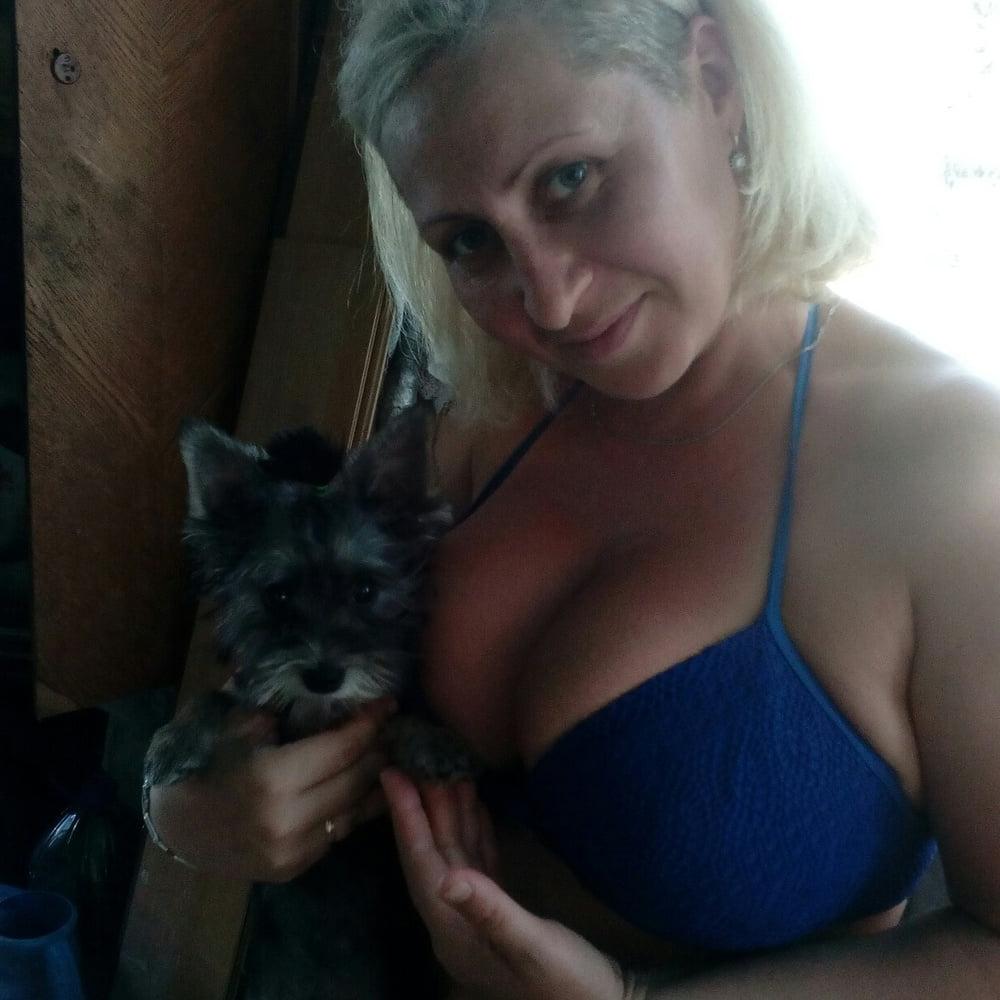 12P Busty Russian Woman 3633