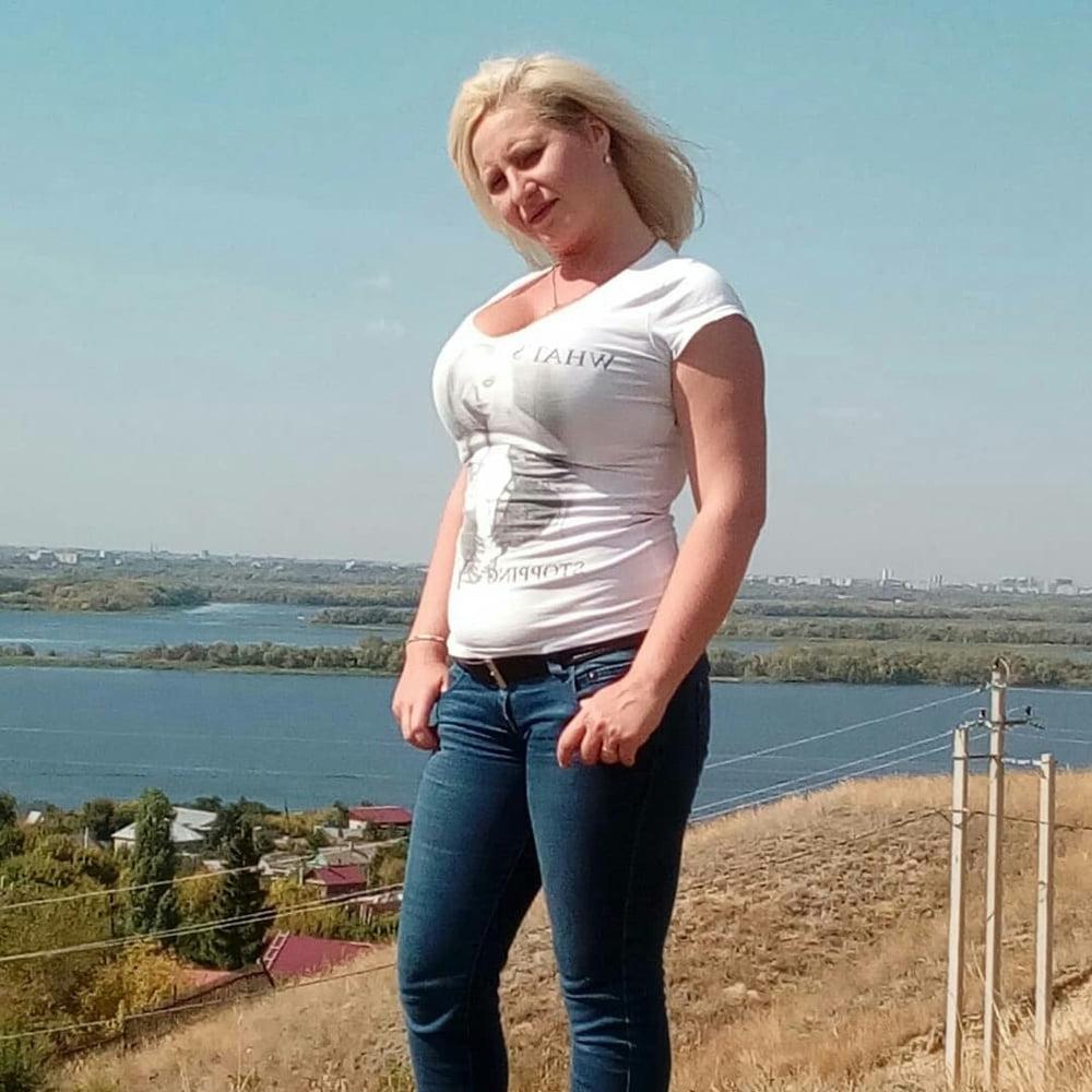 12P Busty Russian Woman 3633