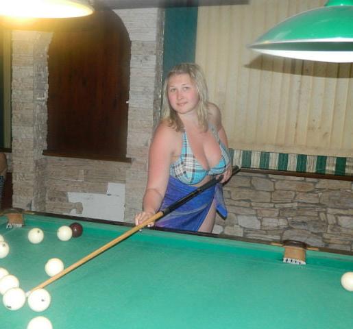 21P Busty Russian Woman 3631