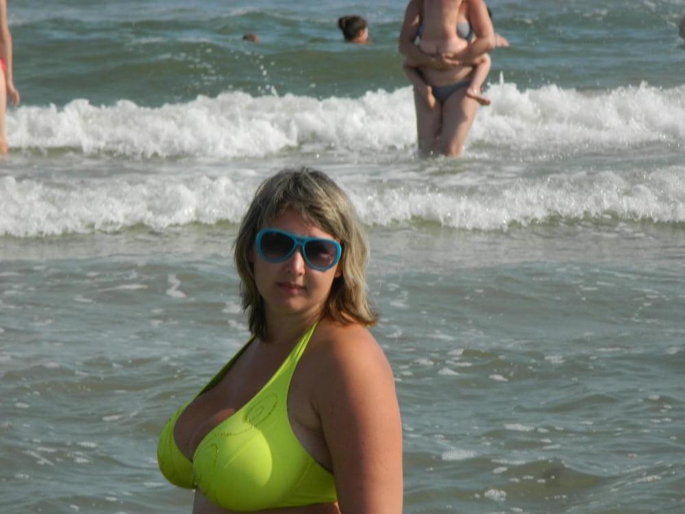 21P Busty Russian Woman 3631