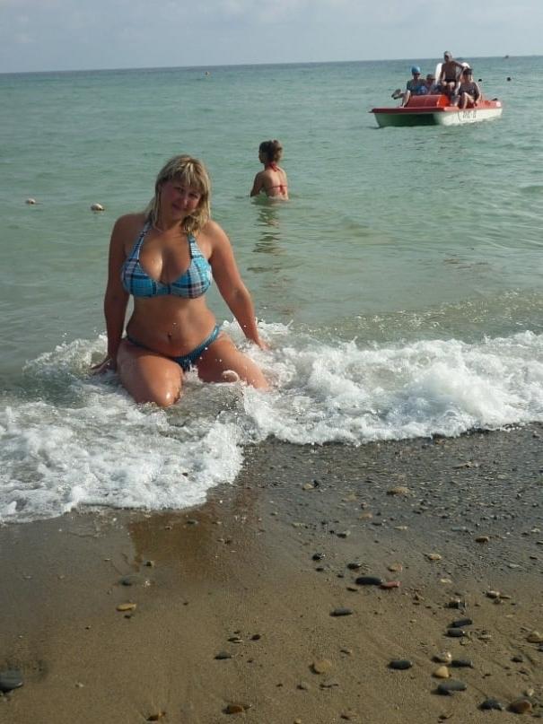 21P Busty Russian Woman 3631