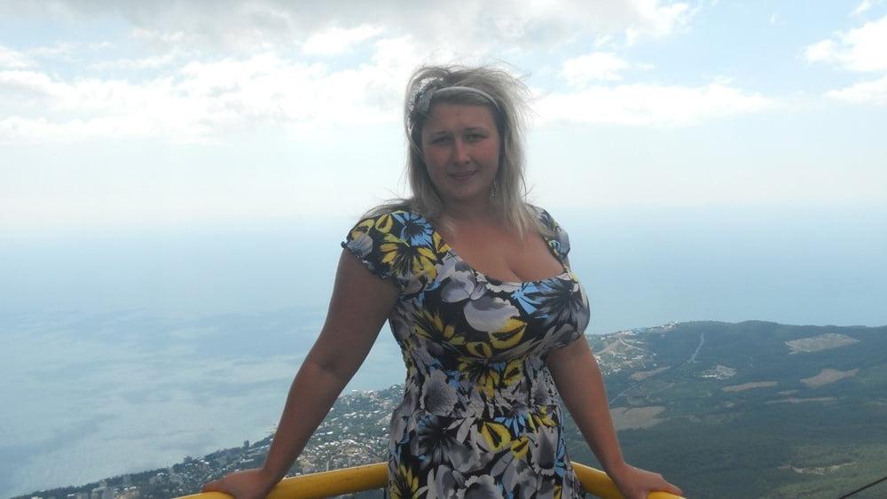21P Busty Russian Woman 3631