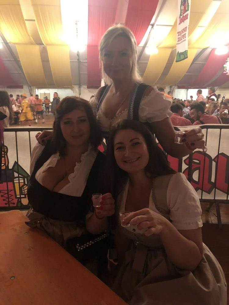 21P Busty Russian Woman 3631