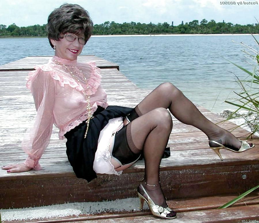 25P Granny Pattie, elegant & sexy...