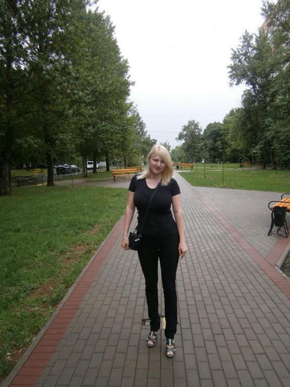 16P Busty Russian Woman 3629
