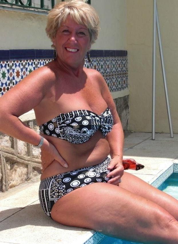 25P Just catch a horny Granny (558)