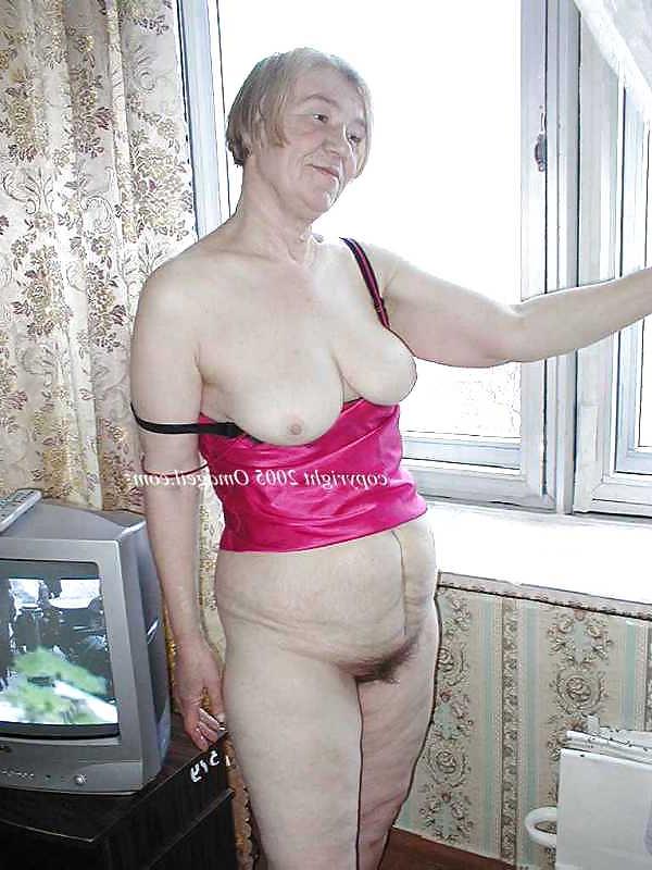 25P GRANNY LOVE