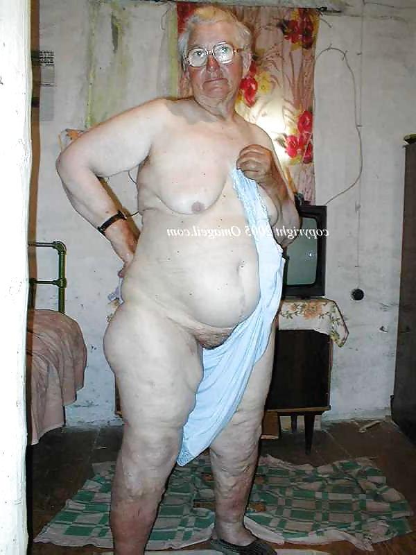 25P GRANNY LOVE