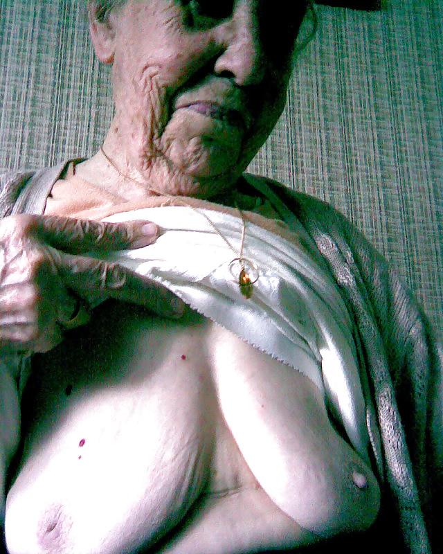 25P GRANNY LOVE