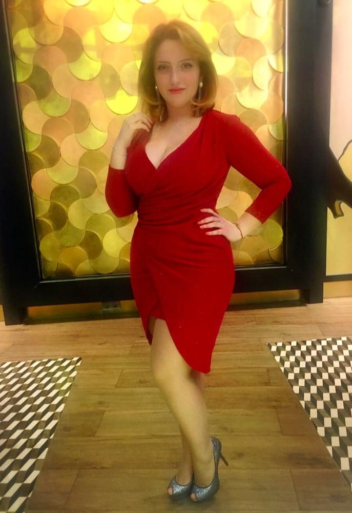 10P Busty Russian Woman 3626