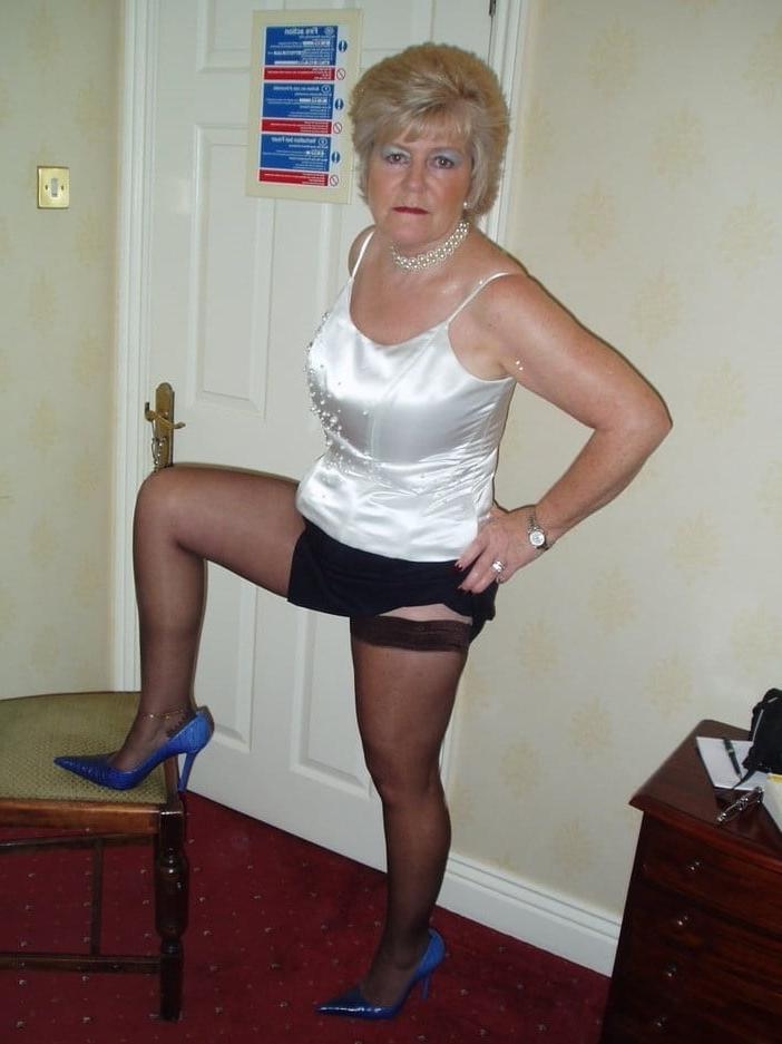 10P nameless uk granny one  6