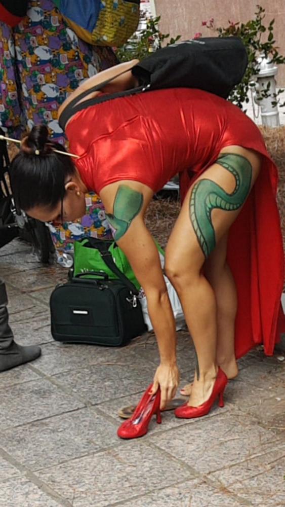 25P Voyeur pics of women at the Dragon Con parade  - tits and as