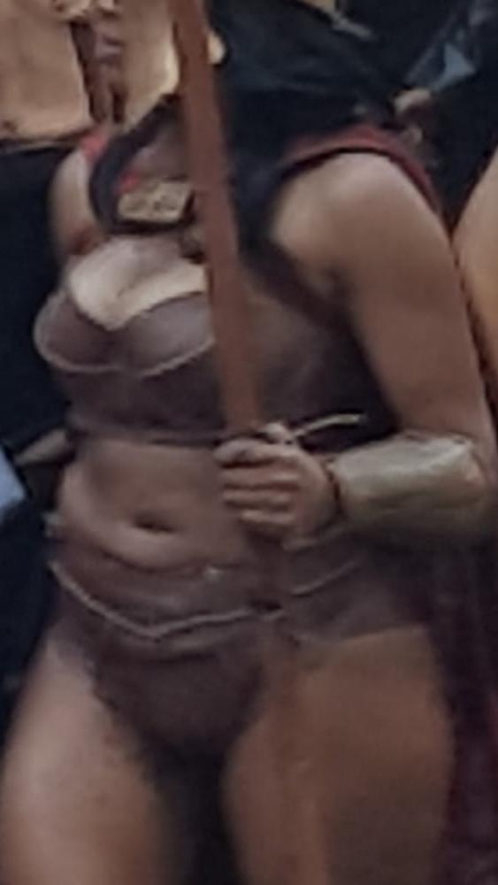 25P Voyeur pics of women at the Dragon Con parade  - tits and as