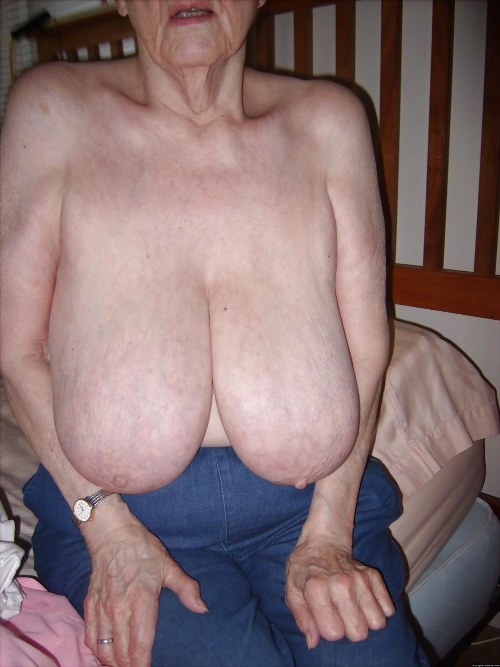 25P Granny  tits