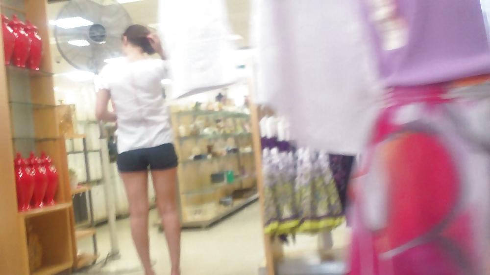25P Tall sexy girls ass & butt in shorts