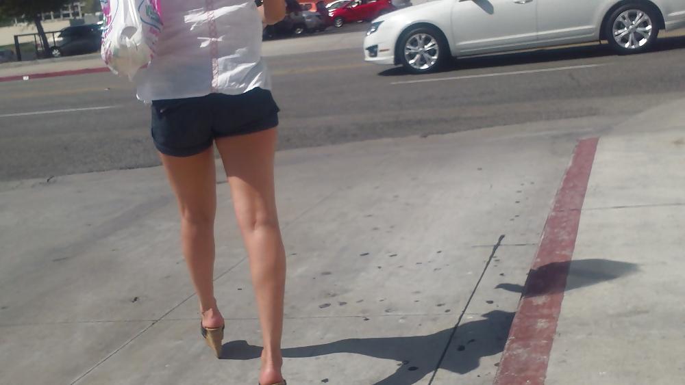25P Tall sexy girls ass & butt in shorts
