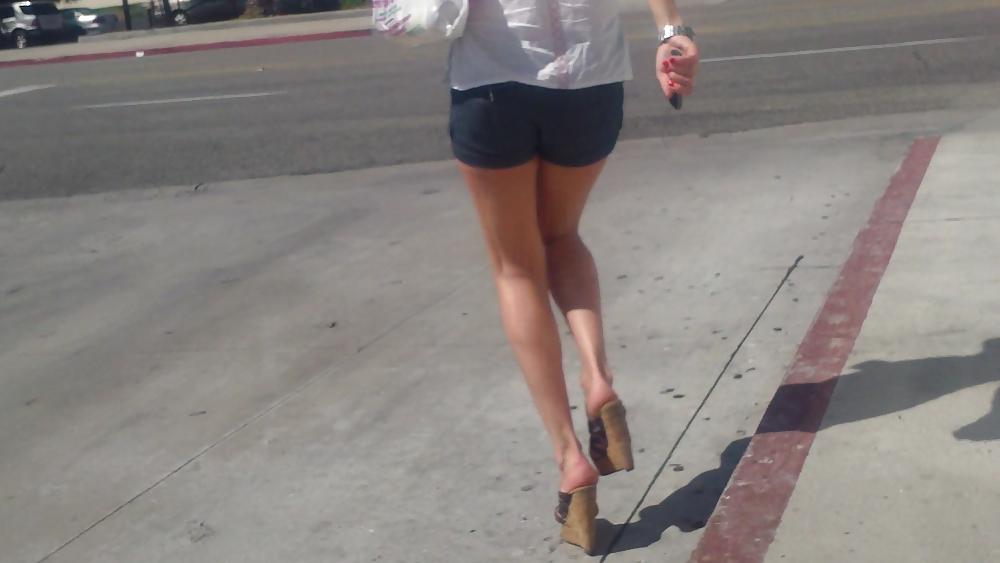 25P Tall sexy girls ass & butt in shorts
