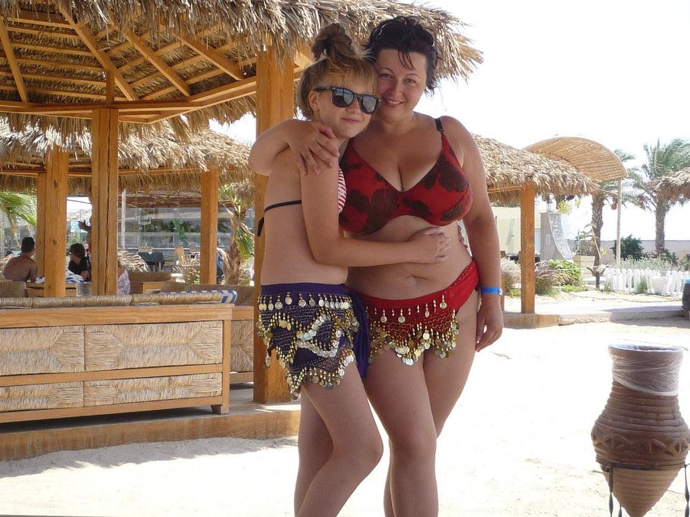 9P Busty Russian Woman 3630