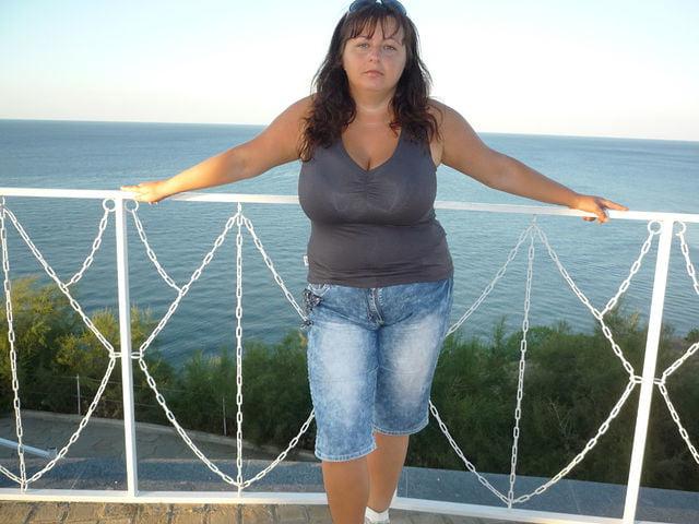 9P Busty Russian Woman 3630